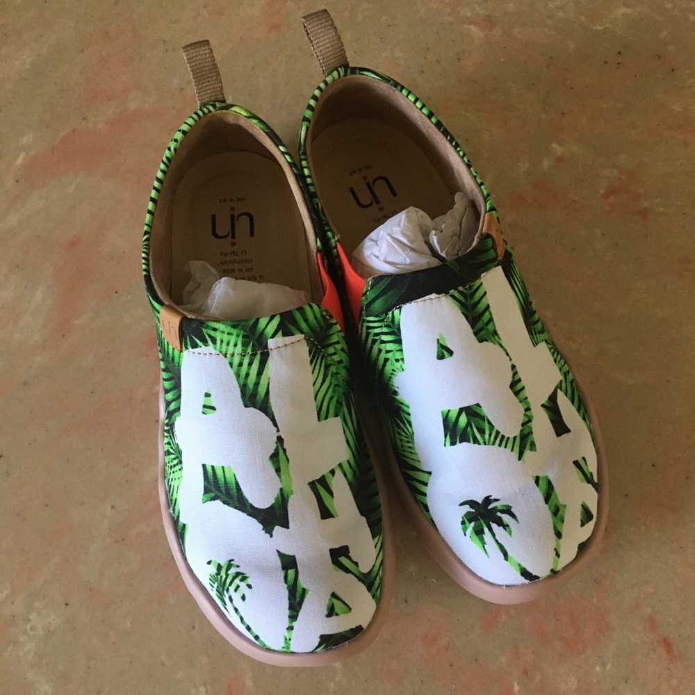 Women’s UIN Loafers NWOT Aloha’ Letters Sz 7